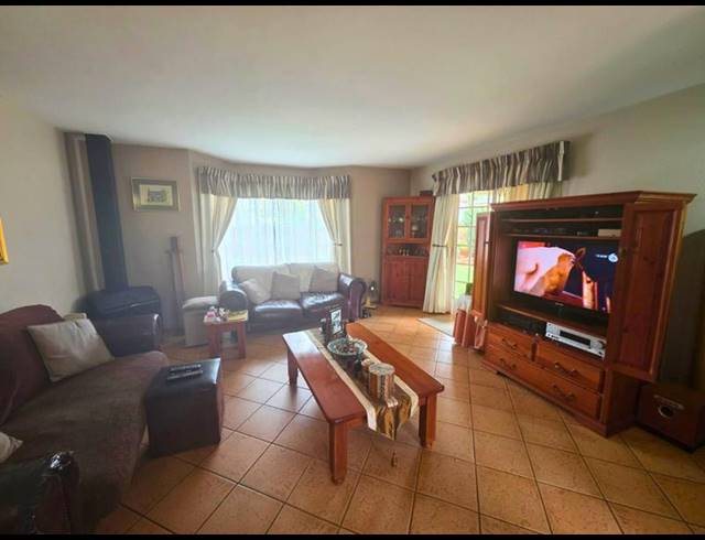 3 BEDROOM HOUSE FOR SALE IN GLEN MARAIS